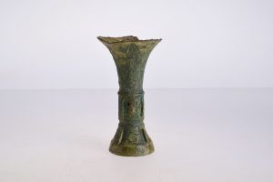 青銅の花瓶